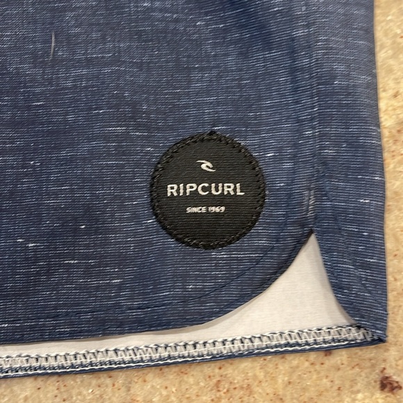 Men’s swim trunks - Picture 3 of 4